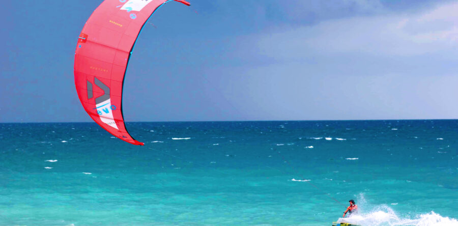 We invite everyone to learn kitesurfing!
